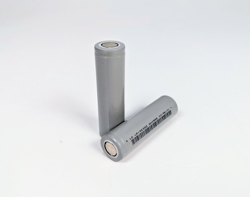 Литиевый аккумулятор (18650) 2500mAh SK серый